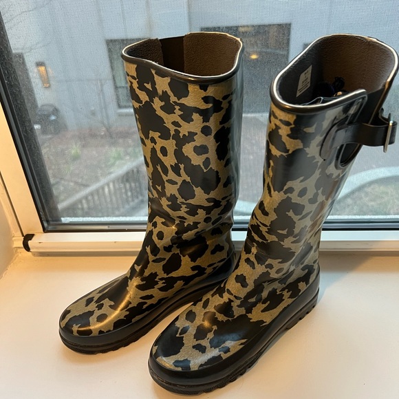 Cheetah Zebra print rain boots: size 8 - Picture 2 of 6
